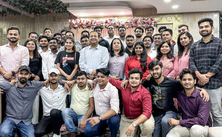 सिमेज कॉलेज द्वारा दिल्ली में आयोजित किया गया एल्मनाई मीट | 100 से अधिक छात्रों ने साझा की अपनी सफलता की कहानी